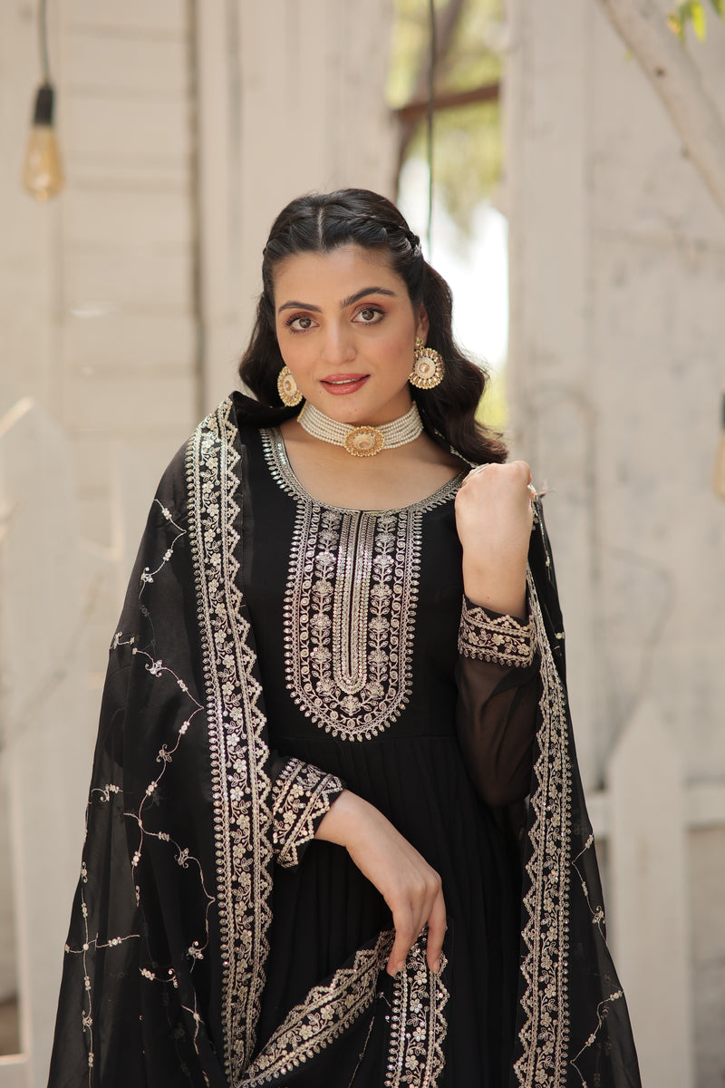 Faux Blooming Black Gown with Sequins & Arco-Cut Work Dupatta – Elegant Full-Sleeve Flair